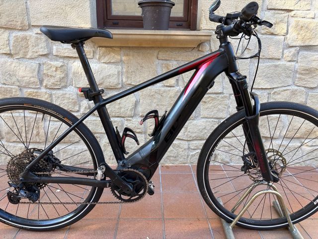 Bicicleta eléctrica BULLS 750 WH