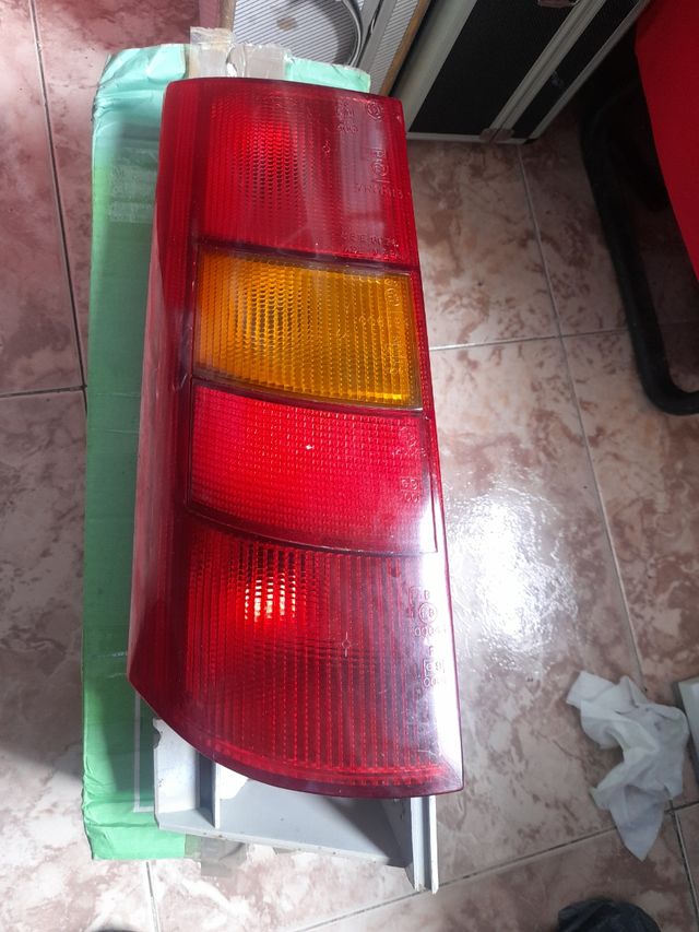 Piloto trasero izquierdo Renault 5 GT Turbo