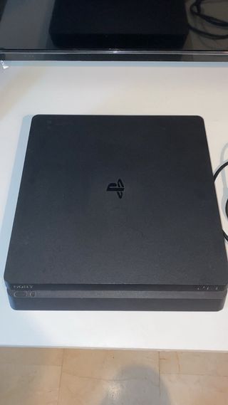 PS4 Slim Negra en buen estado - 500 GB