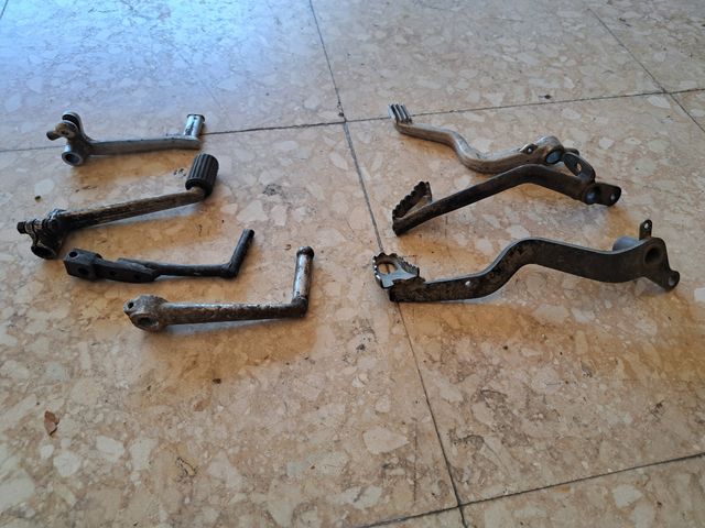 Palancas de freno y cambio de moto
