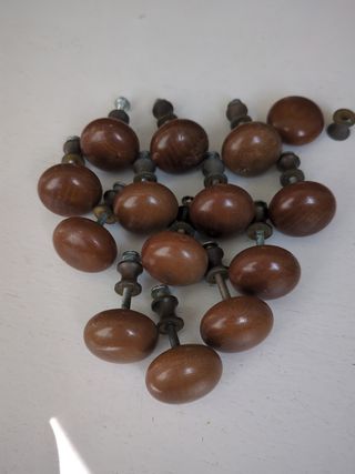 14 Pomos Madera Oscura