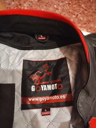 Chaqueta de moto cuero negra, blanca y roja