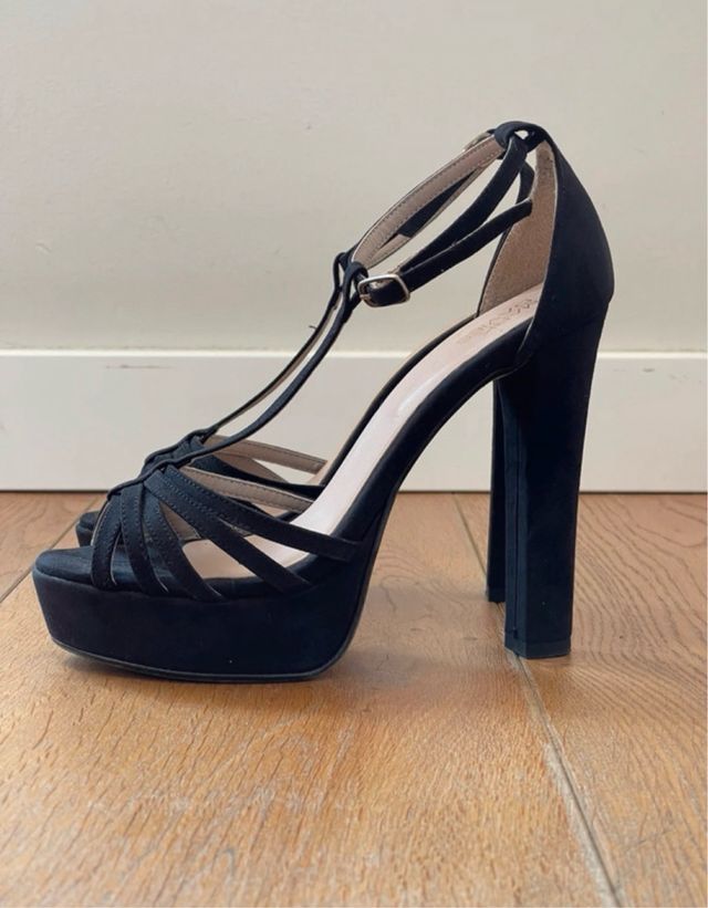 Sandalias tacón Mark Davies negras