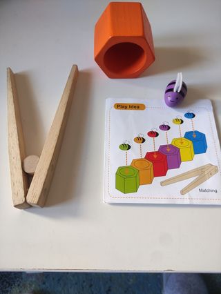 Juego de motricidad fina Plan Toys Colmena