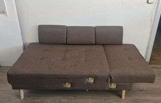 Sofá marrón tela y madera