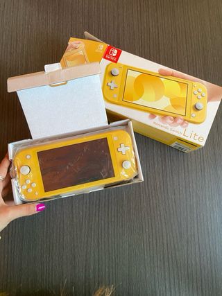 Nintendo Switch Lite Giallo