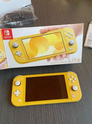 Nintendo Switch Lite Giallo