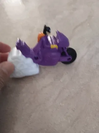 Figura Batman Moto Morada Burger King