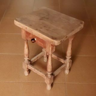 Antico tavolino castigliano in legno massello di teak
