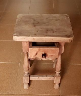 Antico tavolino castigliano in legno massello di teak