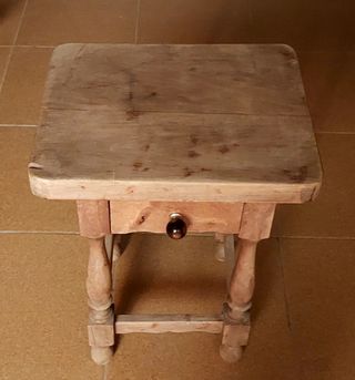 Antico tavolino castigliano in legno massello di teak