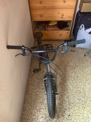 Bicicleta BMX Negra
