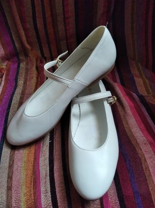 Zapatos de piel blancos Talla 38