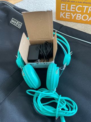 Piano Electrónico Casio CTK-240 y auriculares