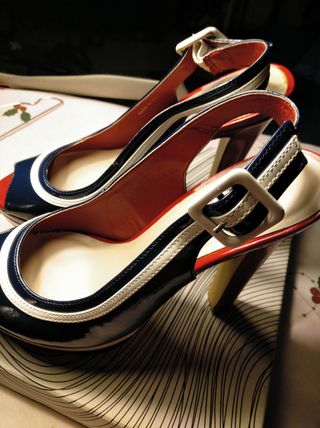 Zapatos de tacón Exé mujer azul y rojo