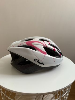 Casco Btwin Blanco y Rosa