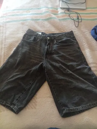 Pantalón del Zara oversize negro