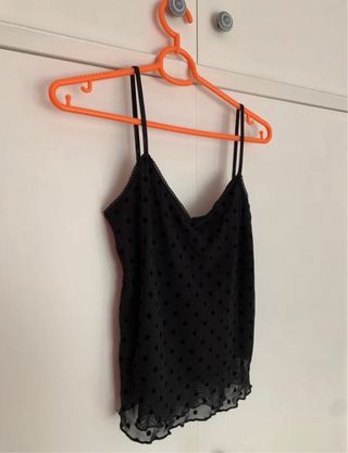 Camiseta de tirantes negra con lunares