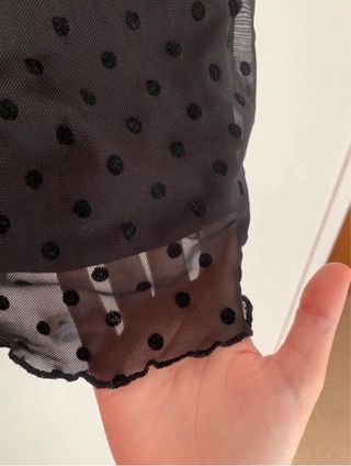 Camiseta de tirantes negra con lunares