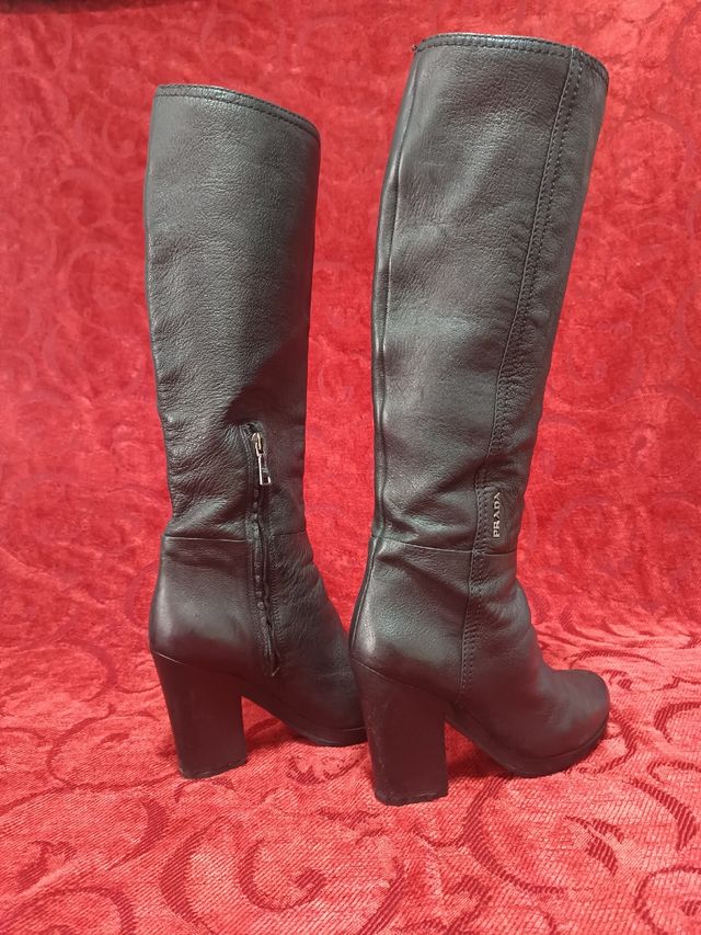 Botas altas de piel Prada negras