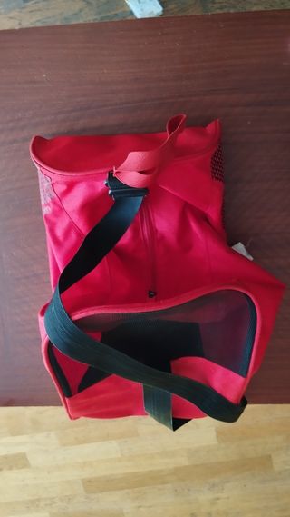 Mochila para patines roja