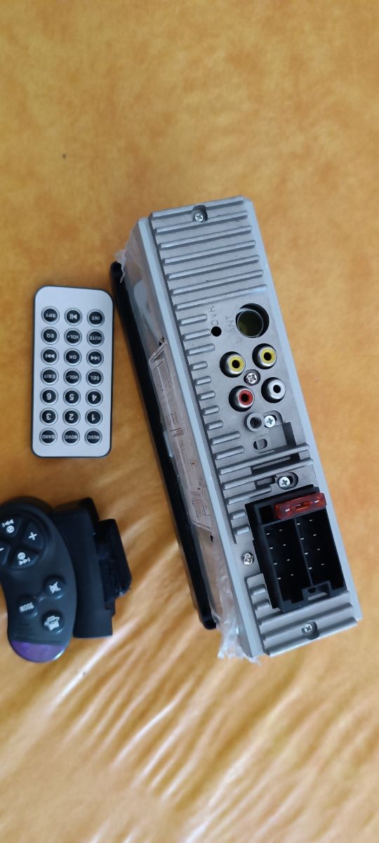 Radio, USB bluetooth con dos mandos