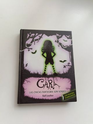 Cara. Las niñas fantasma son verdes