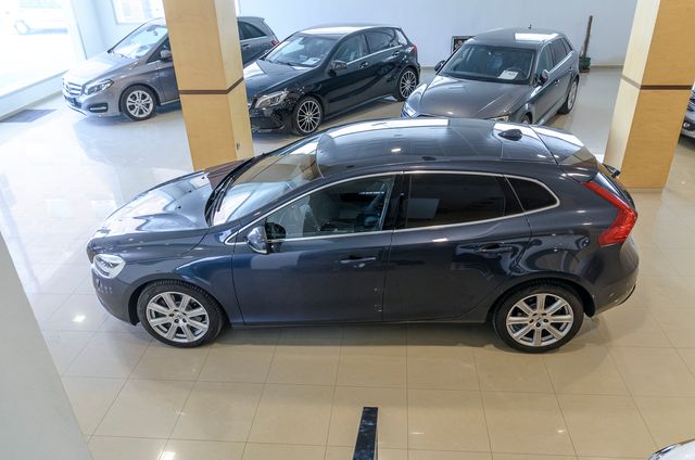 Volvo V40 D2 Inscription Aut. 120