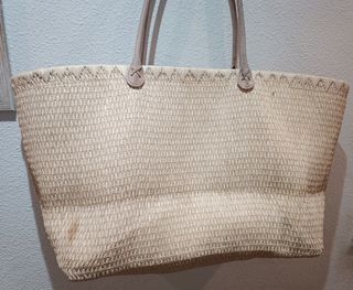 Bolso de playa de rafia con adornos