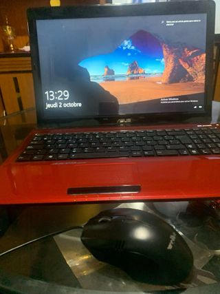 Ordenador portátil Asus rojo