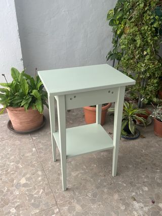 Mesa de noche verde