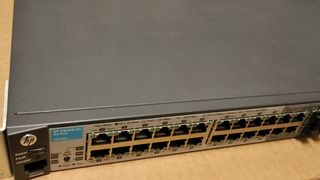 Switch HP ProCurve 2510G-24 con cable
