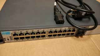 Switch HP ProCurve 2510G-24 con cable