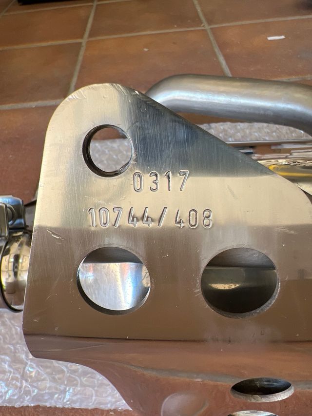 Escape de moto cromado