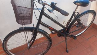 Bicicleta de paseo Trek negra