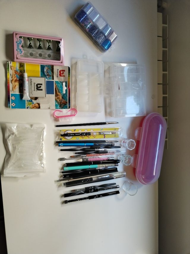 Kit Manicura Uñas: Lámparas, Brochas, Pegatinas