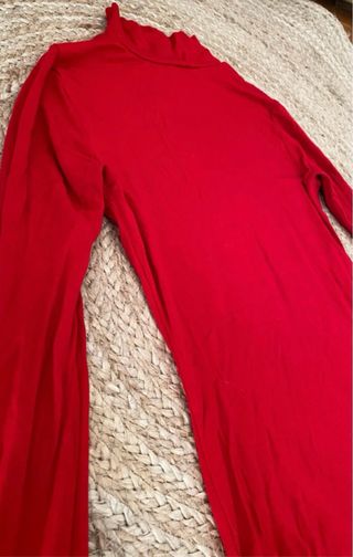 Body rojo de manga larga y cuello alto