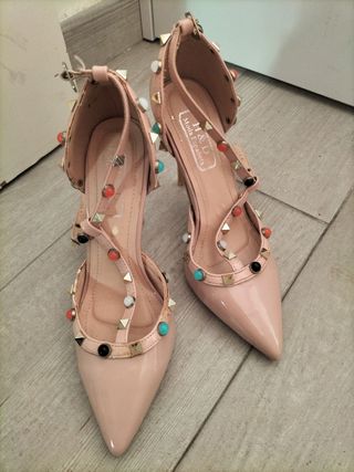 Zapatos de tacón H&D Moda Española tachuelas