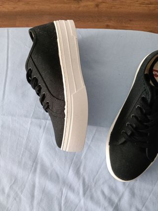 Zapatillas Levi's Negras Talla 39
