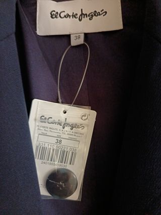 Americana El Corte Inglés azul talla M
Con funda.
