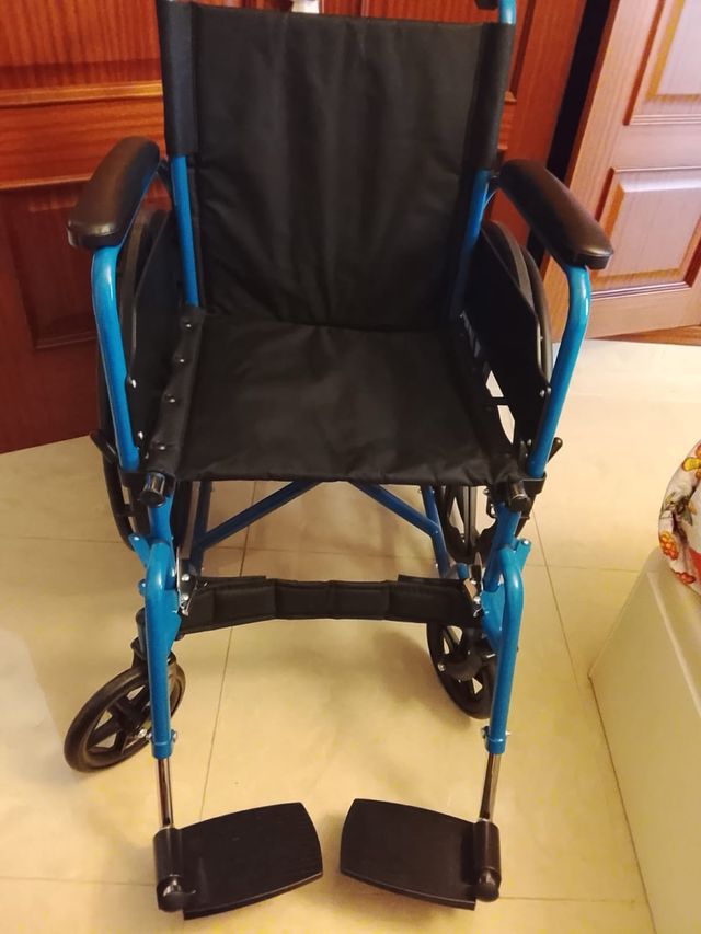 Silla de ruedas paseo azul