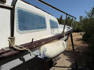 Llaut Pequeño con Cabina Barco