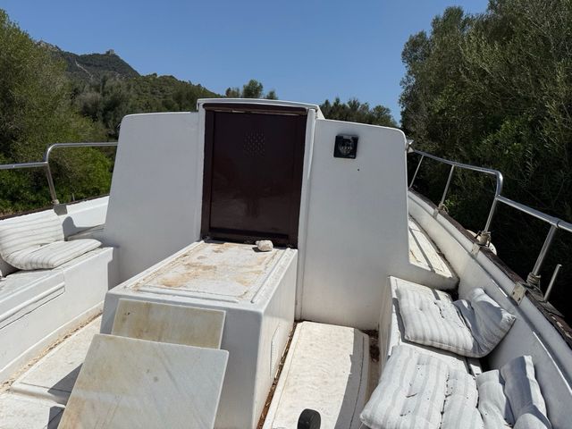 Llaut Pequeño con Cabina Barco