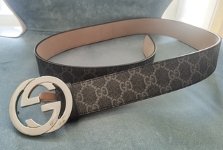 Cinturón de hombre Gucci, talla 105
