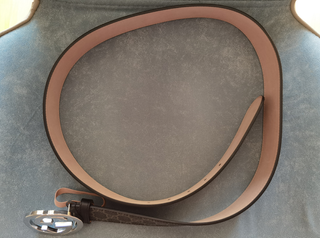 Cinturón de hombre Gucci, talla 105