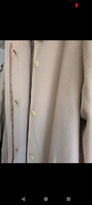 Abrigo 3/4 beige con cuello de piel