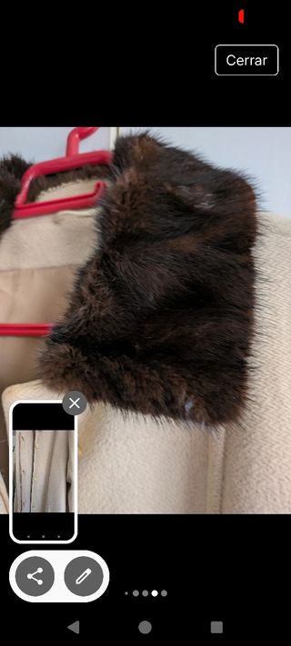 Abrigo 3/4 beige con cuello de piel