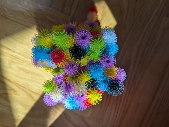 Juguete para hacer figuras con cubos