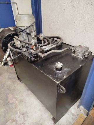 Grupo Hidráulico con motor de 7.5cv
Depósito lleno