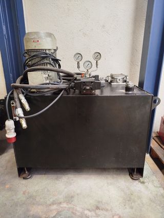 Grupo Hidráulico con motor de 7.5cv
Depósito lleno
